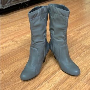 St Johns Bay mid grey boot